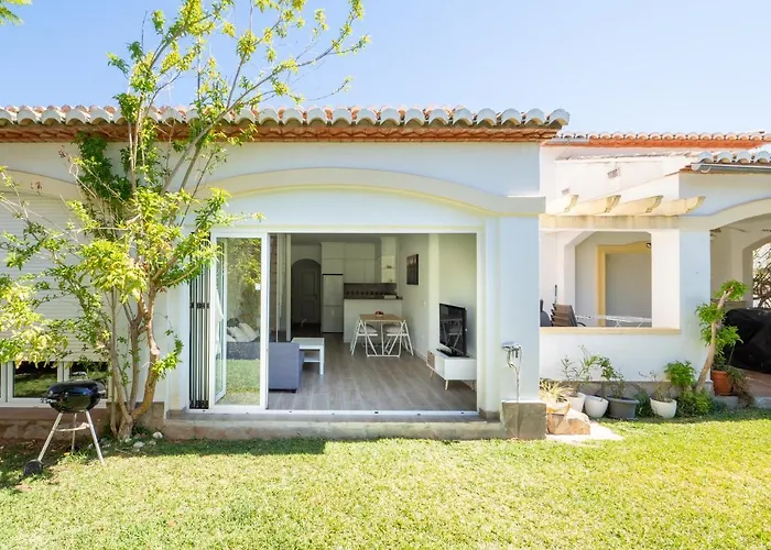 House In Private Urbanization *