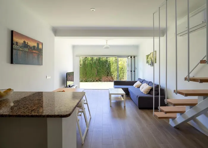 House In Private Urbanization